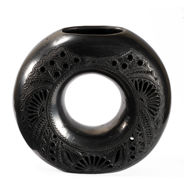 Barro Negro Donut Vase by Taller Llerys - UK loves MEX