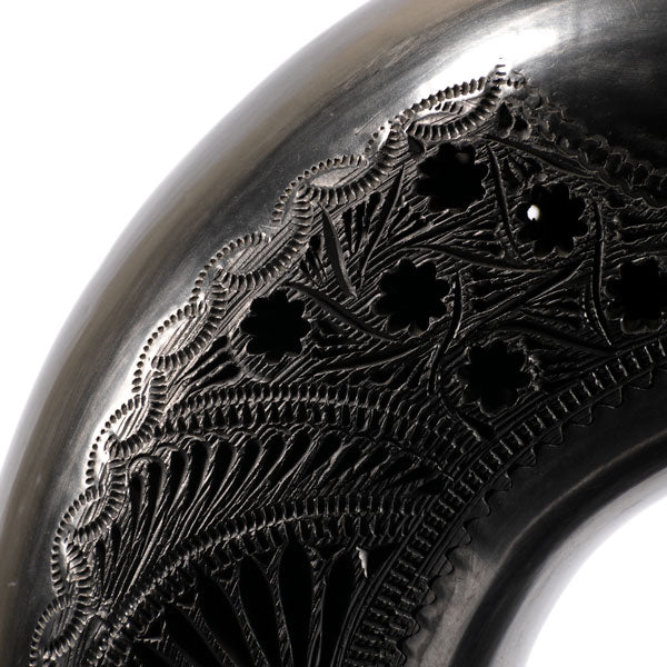 Barro Negro Donut Vase by Taller Llerys - UK loves MEX