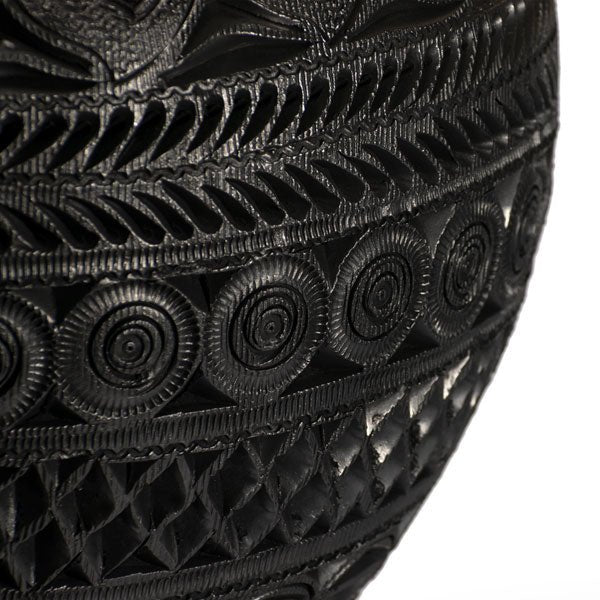Barro Negro Wide Vase by Taller Llerys - UK loves MEX