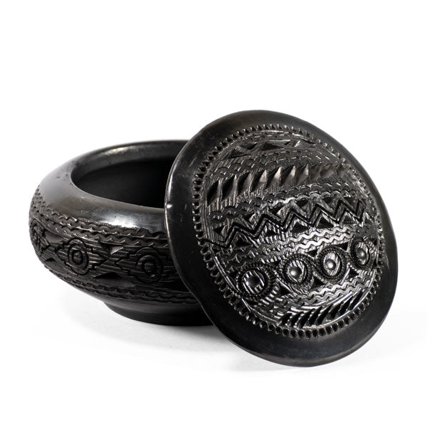 Nigüa Barro Negro Jewelry Box by Taller Llerys - UK loves MEX
