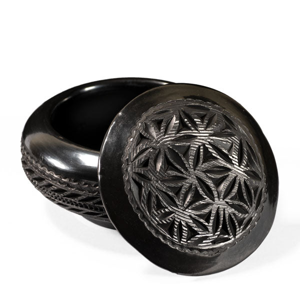 Nigüa Barro Negro Jewelry Box by Taller Llerys - UK loves MEX
