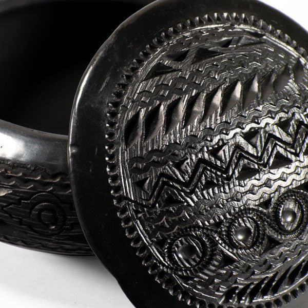 Nigüa Barro Negro Jewelry Box by Taller Llerys - UK loves MEX