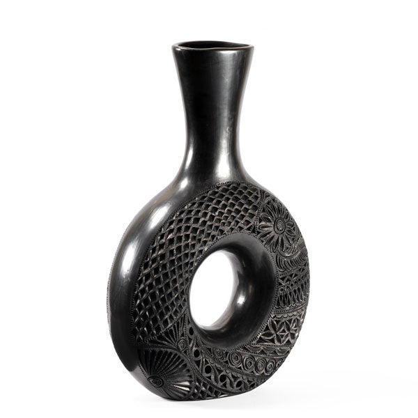 Small Barro Negro Donut Vase by Taller Llerys - UK loves MEX