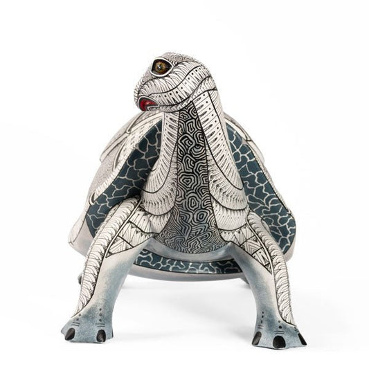 Exquisite Handcrafted Alebrije Turtle by Nicolas Morales & Laura Jimenez - UK loves MEX